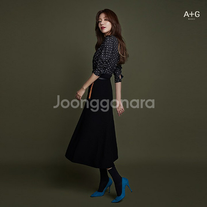 [M] 더엣지 울 100 홀가먼트 니트 스커트 블랙--1