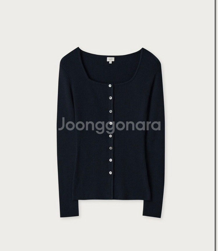시에sie 레아 스퀘어 버튼 니트(네이비/S)--1