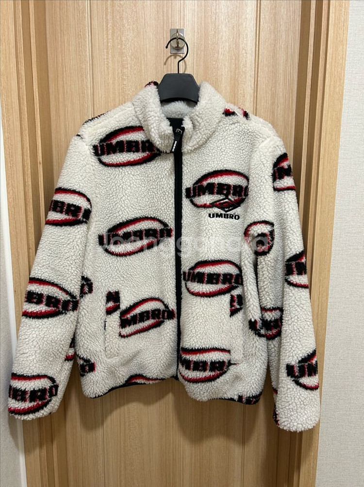 엄브로 리버시블 점퍼 105--8