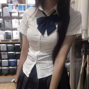 슬림핏 반팔 셔츠 교복 스쿨룩 프레피룩 빈티지 에이블리 이미지