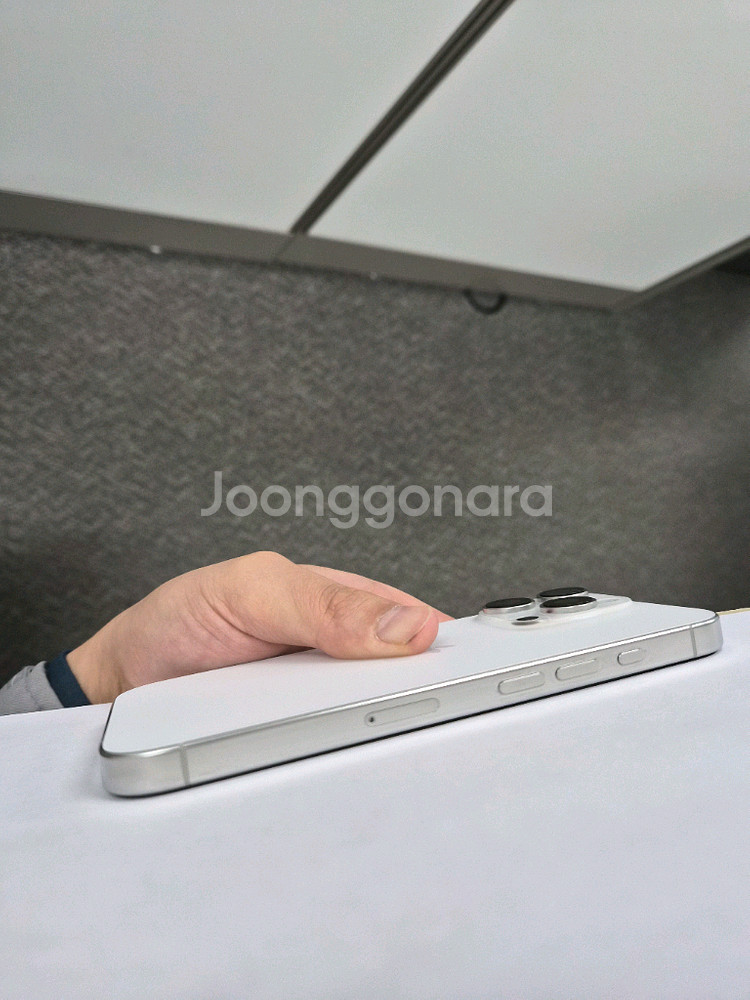 아이폰 16 pro 256기가 화이트--2