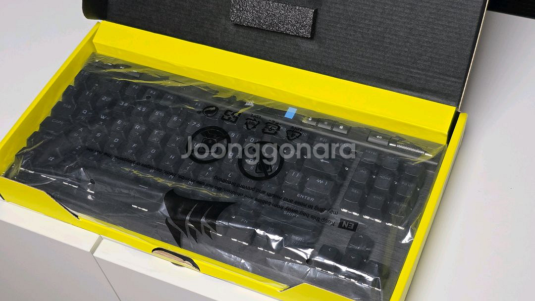 커세어 k70 rgb tkl 스피드 은축 키보드--1