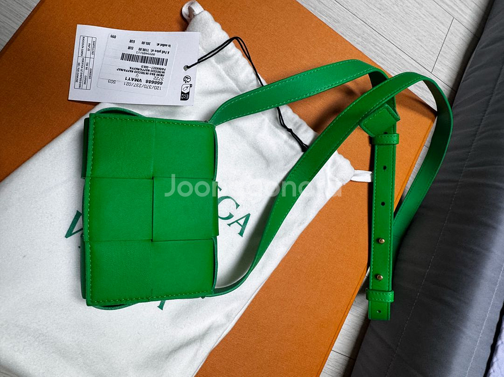 보테가 미니 카세트뱃 패러킷--0