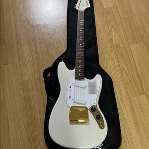 펜더(Fender) 머스탱 일렉기타