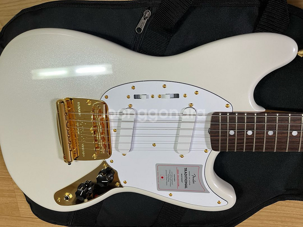 펜더(Fender) 머스탱 일렉기타--5