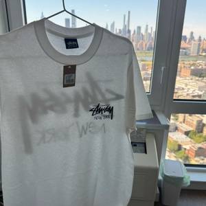 (새상품) 스투시 뉴욕 티셔츠 S