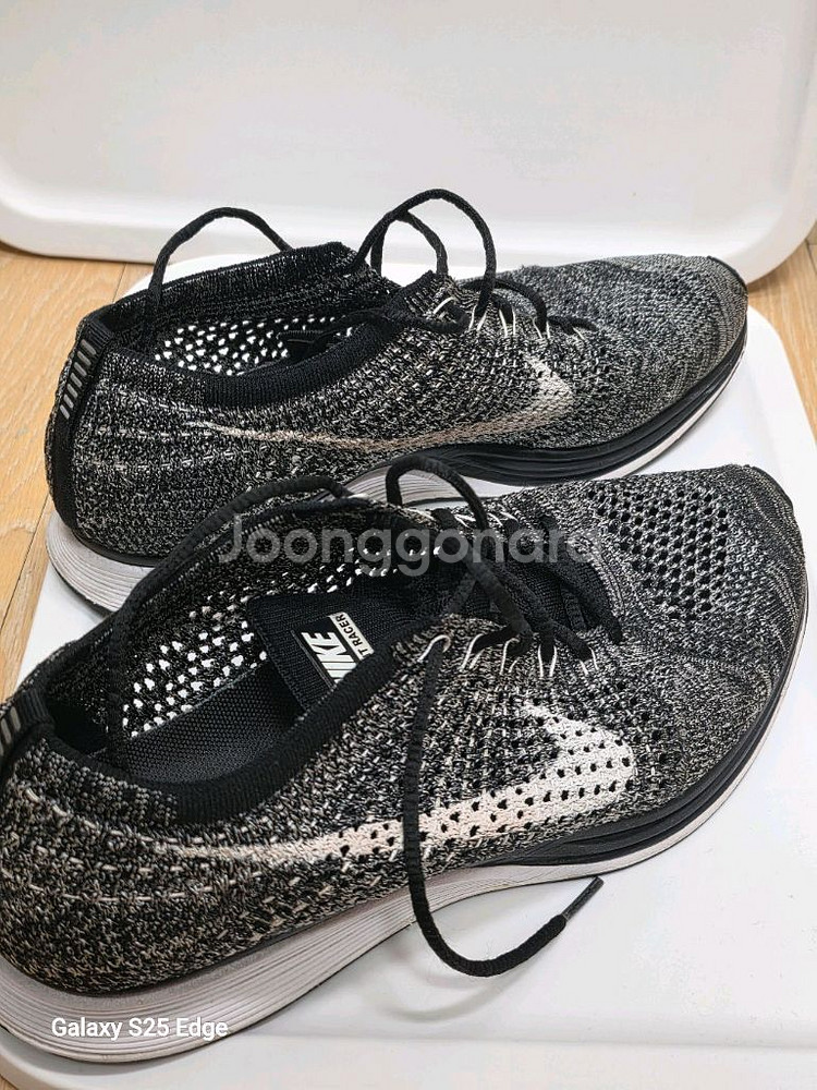 나이키 플라이니트 레이서 오레오 2.0 입니다.--3