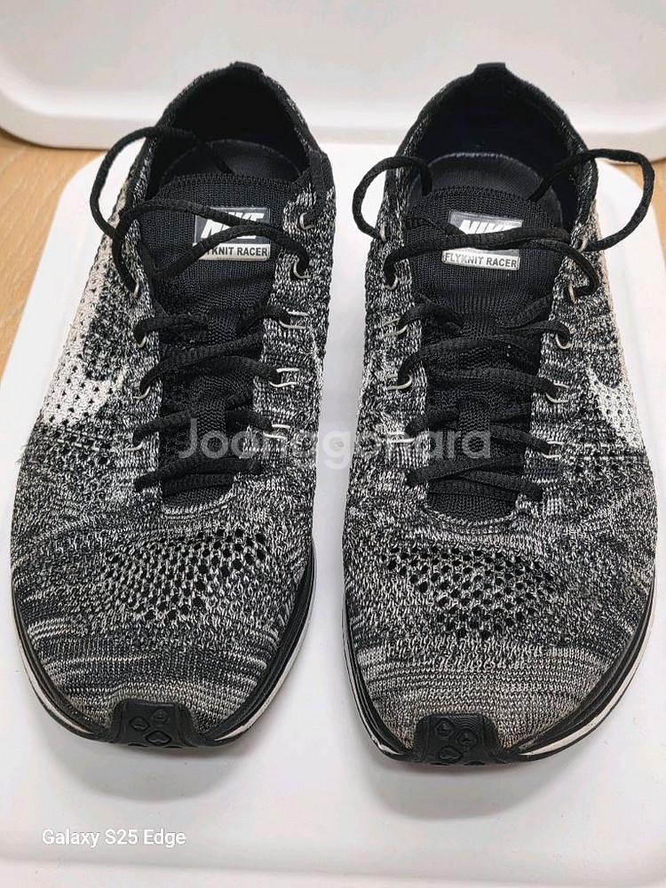 나이키 플라이니트 레이서 오레오 2.0 입니다.--1