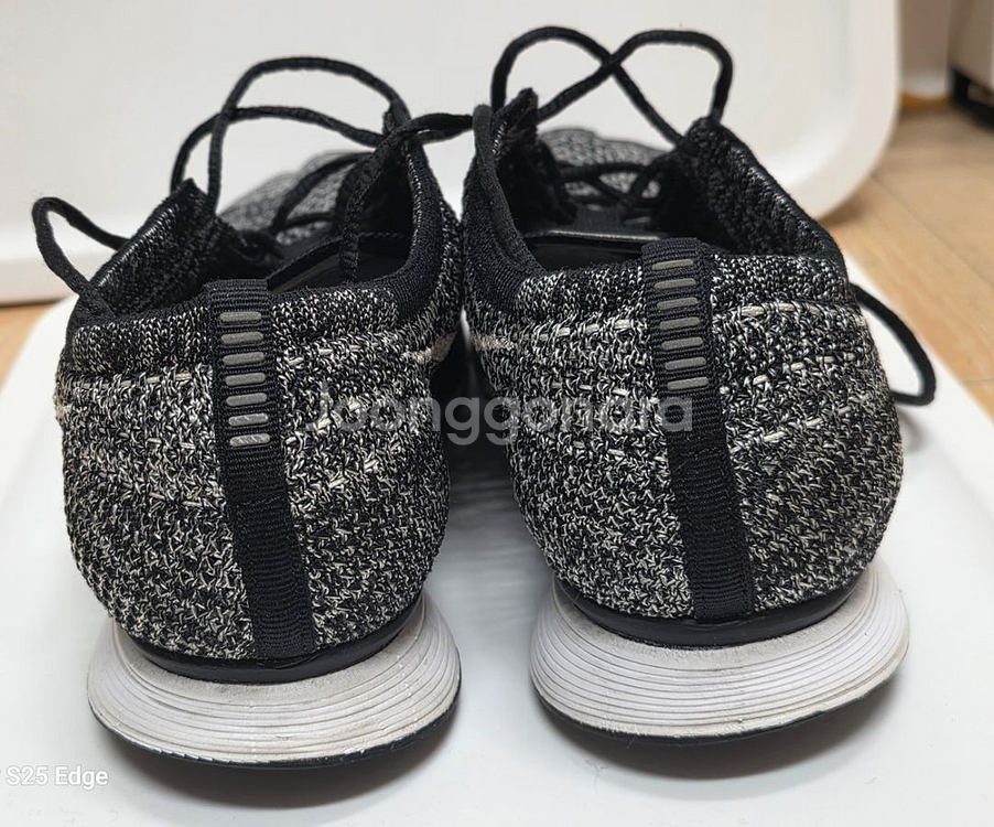 나이키 플라이니트 레이서 오레오 2.0 입니다.--2