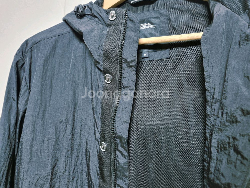 남성M 정가16만 내셔널지오그래픽 와펜 우븐 바람막이--4