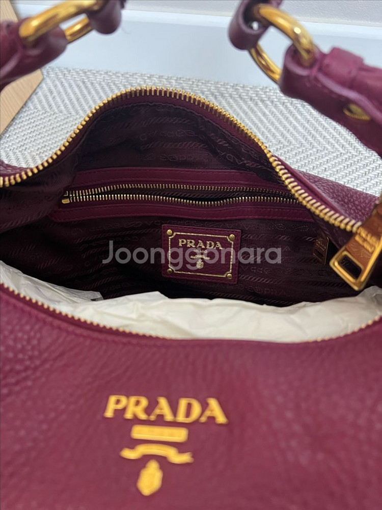 [급처분] 프라다 정품 숄더백 A급 컨디션--2