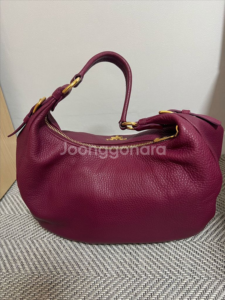 [급처분] 프라다 정품 숄더백 A급 컨디션--4