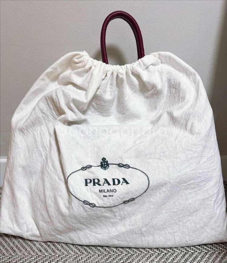 [급처분] 프라다 정품 숄더백 A급 컨디션--5