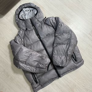 에이카 패딩 점퍼 판매합니다:)