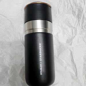 스타벅스 SS 블랙 앤 골드 스탠리 보온병 500ml