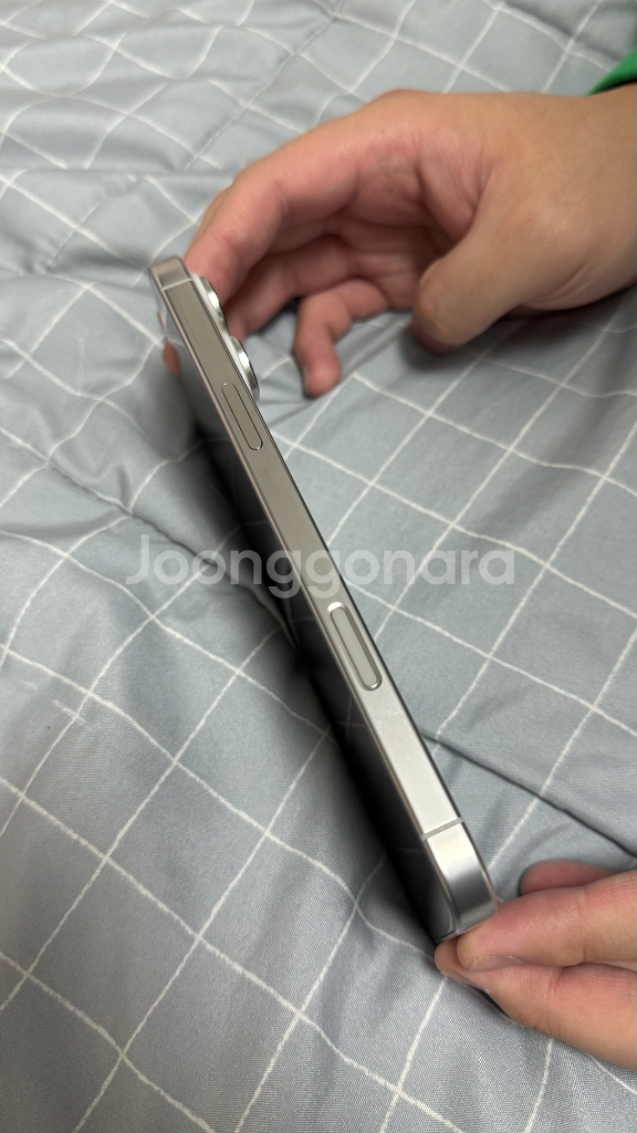 아이폰16프로맥스 256GB 화이트티타늄--3