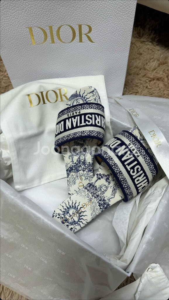 디올 디웨이 뮬 슬리퍼 37사이즈--0