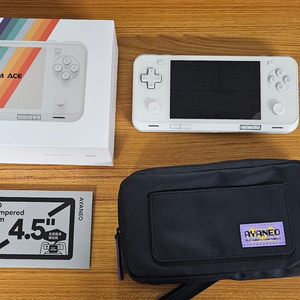 아야네오 포켓 에이스 16G+512G 판매합니다.