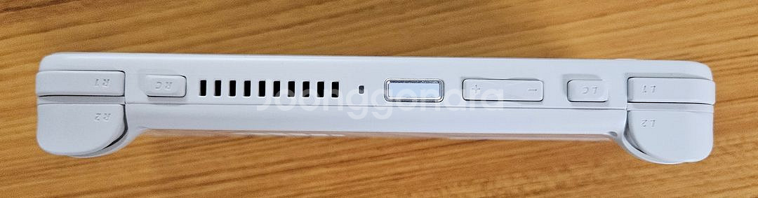 아야네오 포켓 에이스 16G+512G 판매합니다.--5