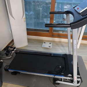 러닝머신 사용감 없어요