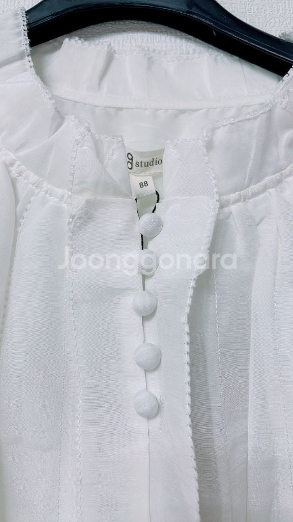 지스튜디오 실크코튼 블라우스(이너포함)--3