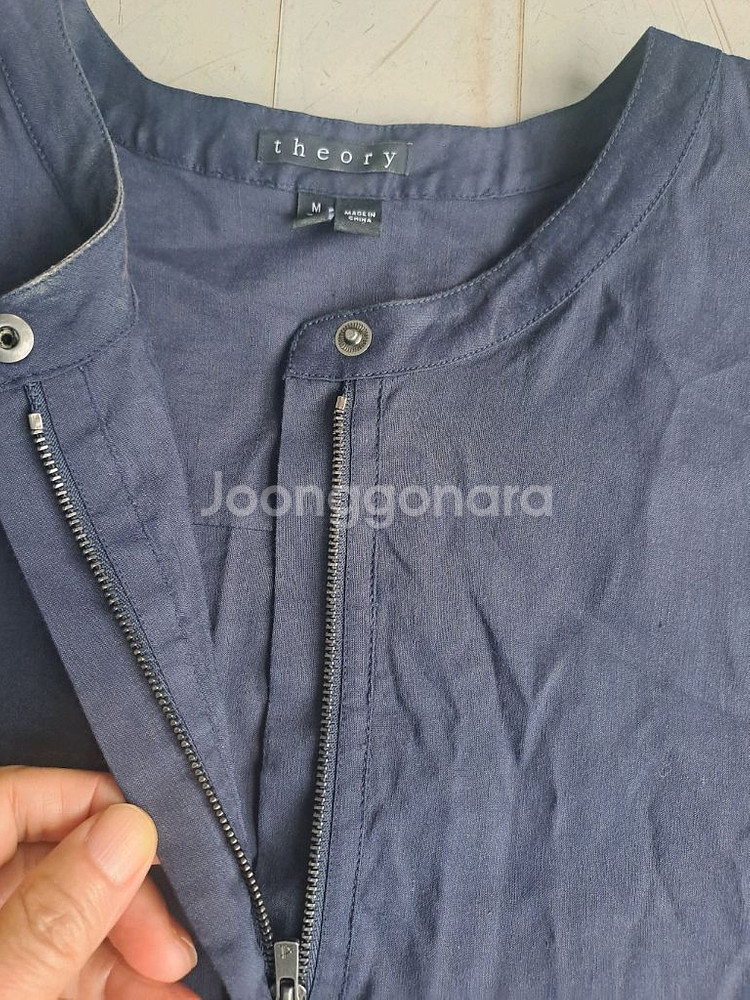 Theory 브랜드의 린넨 혼방 원피스--2