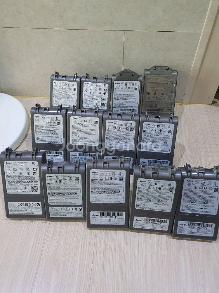 다이슨 청소기 v8 배터리 총13개 택비포함--0