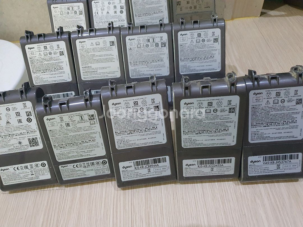 다이슨 청소기 v8 배터리 총13개 택비포함--3