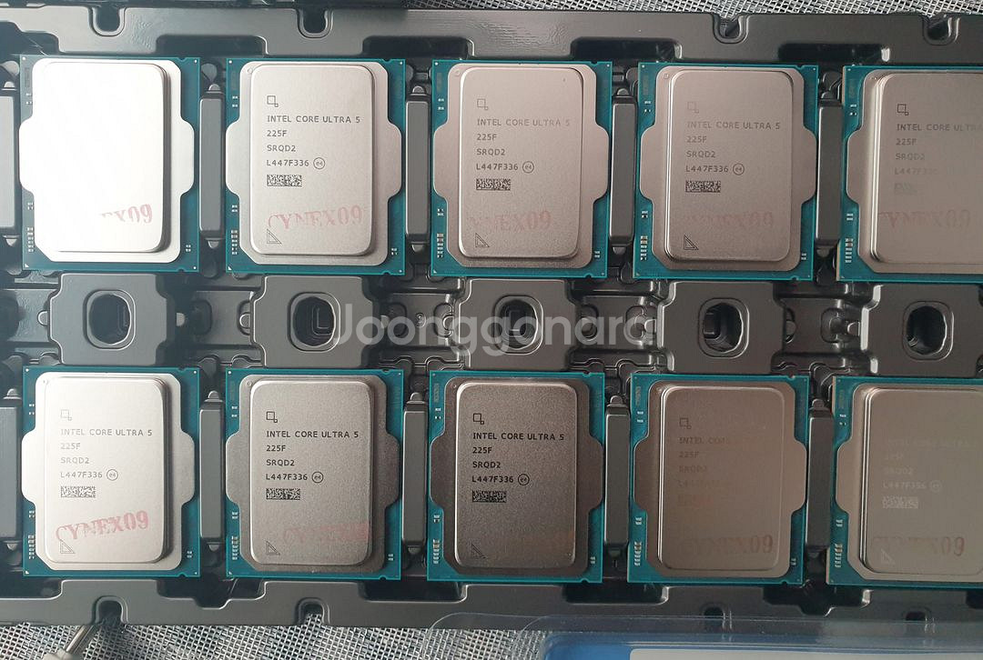 인텔 울트라5 225F + 기가바이트 H810M H--1