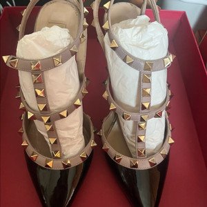 발렌티노 락스터드 힐 36 이미지