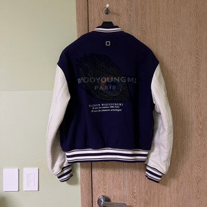 우영미 23ss 깃털 바시티 자켓 판매