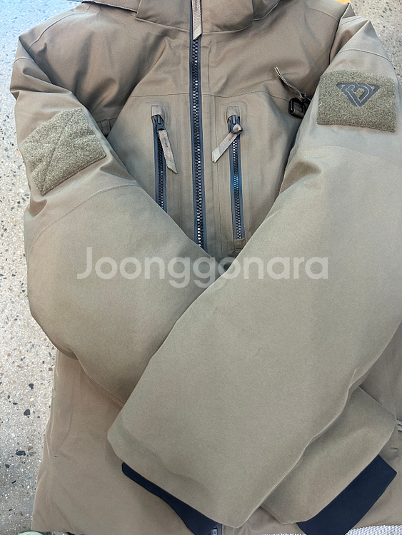 볼디스트 고어텍스 패딩 스톤베이지 사이즈 100--0