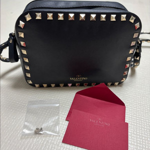 발렌티노 락스터드 크로스백(우체국택포