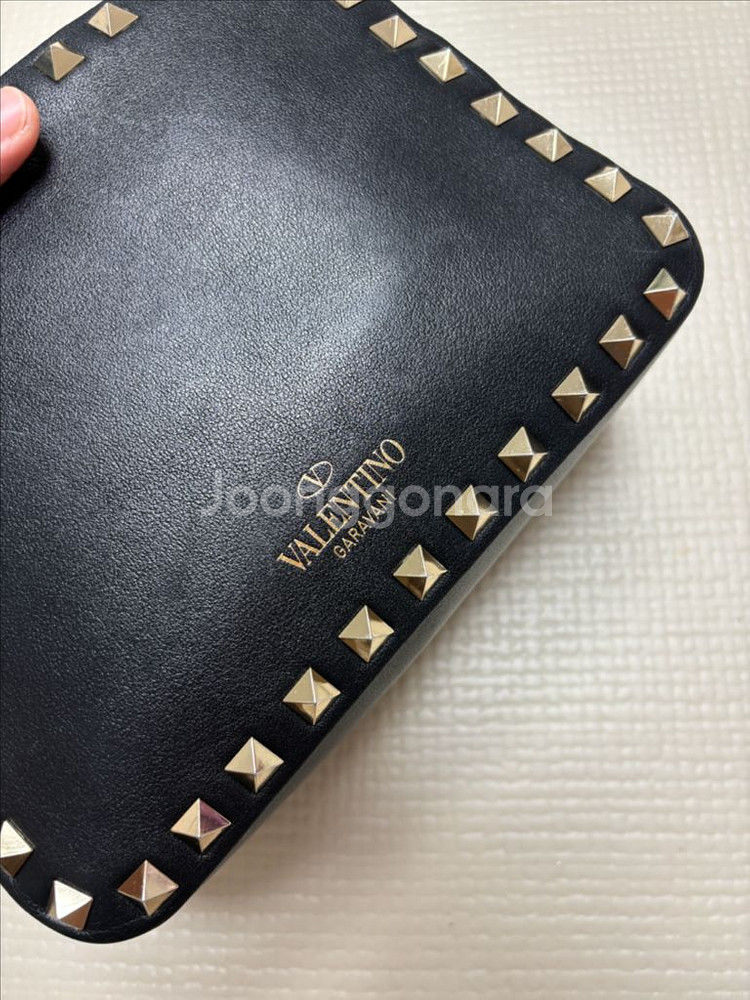 발렌티노 락스터드 크로스백(우체국택포--8