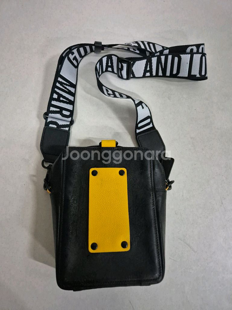 마크앤로나 골프 크로스백 블랙--1