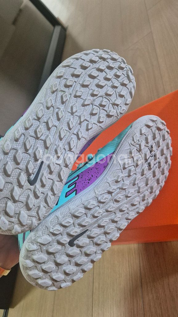 나이키 풋살화 225--1