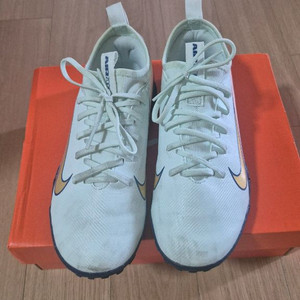 나이키 풋살화 220