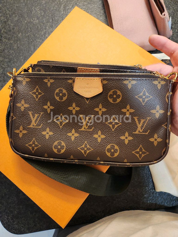 루이비통 멀티 포쉐트 악세수아--1