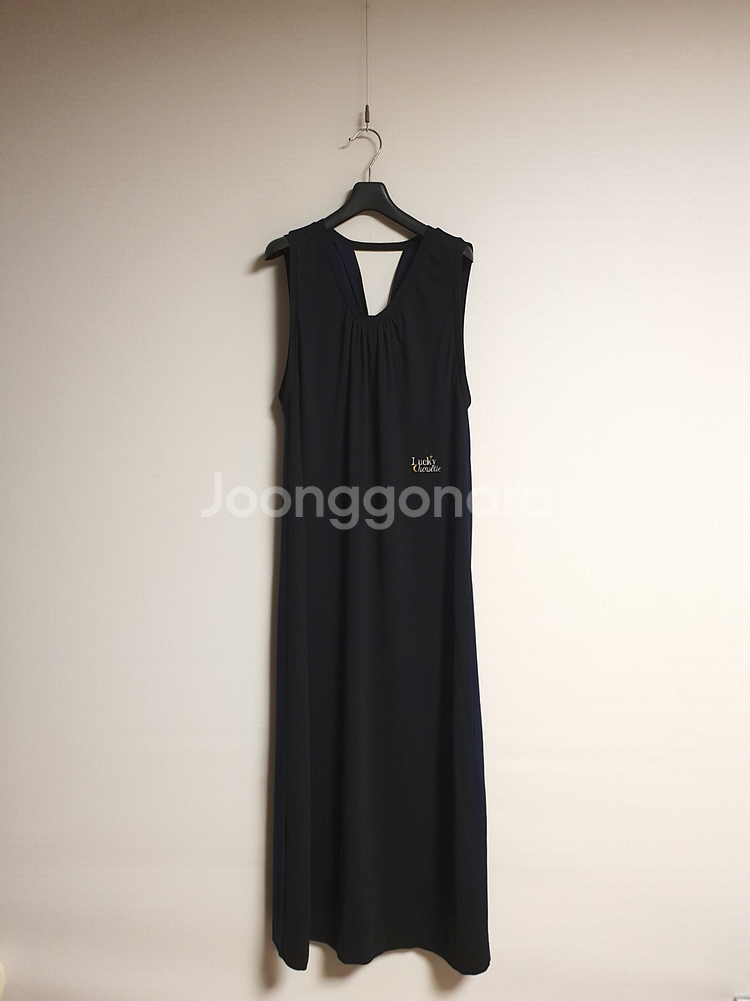 럭키슈에뜨 맥시 자수 디테일 원피스 36 사이즈 정품--1