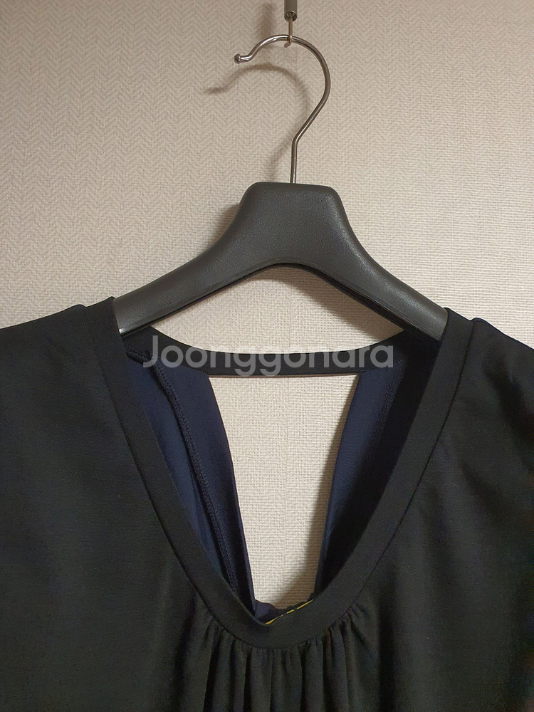 럭키슈에뜨 맥시 자수 디테일 원피스 36 사이즈 정품--3