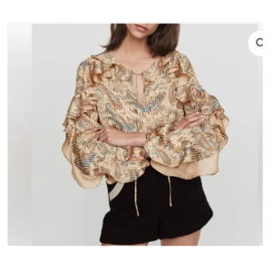 마쥬 maje 프릴 블라우스 1 사이즈 정품 사이즈