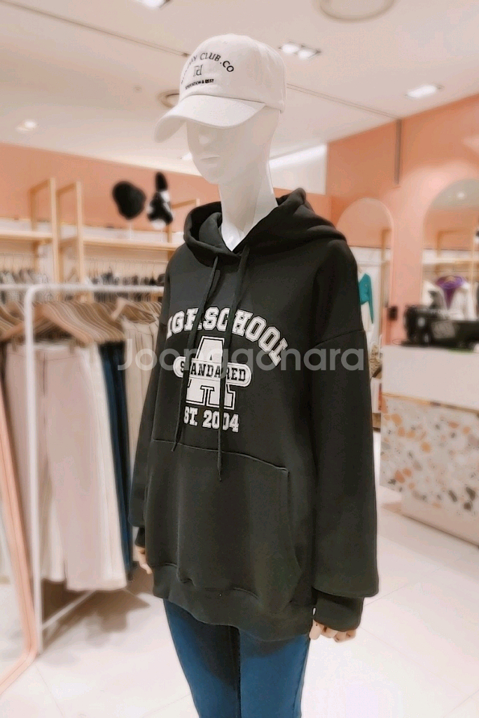 (플라스틱아일랜드) 레터링후드기모티셔츠--3