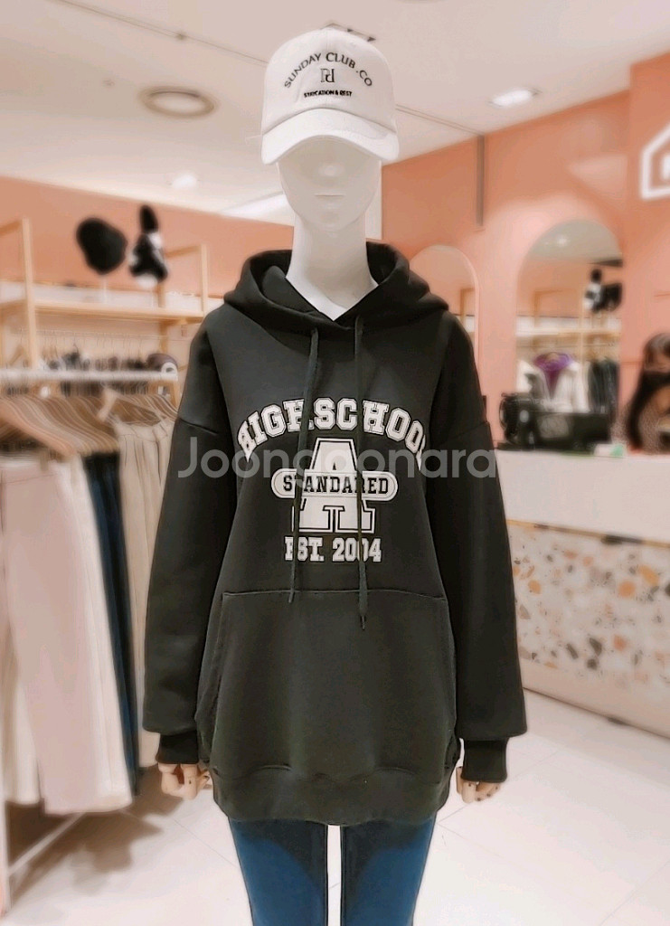 (플라스틱아일랜드) 레터링후드기모티셔츠--1