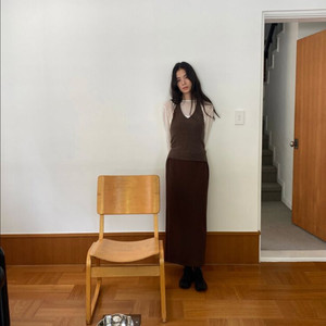 킨다베이지 코비 스트링 저지 맥시 스커트 브라운 숏m