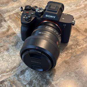 A7M4바디+35.4GM렌즈+B+W필터 팝니다.