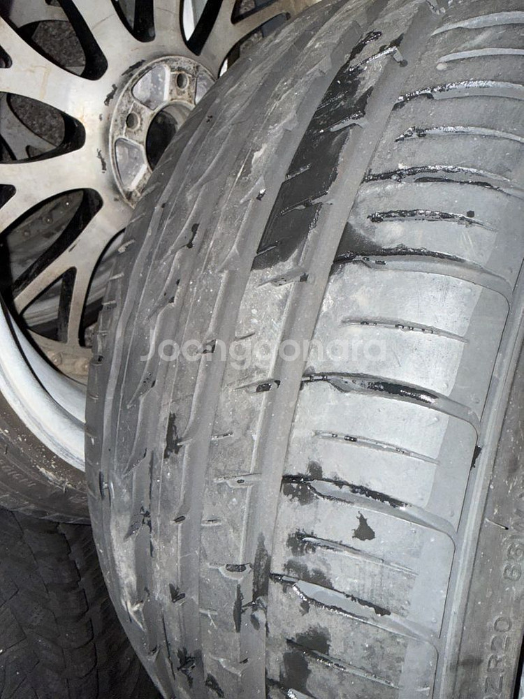 사일론 235 30 /245 30 20인치타이어팝니다--1