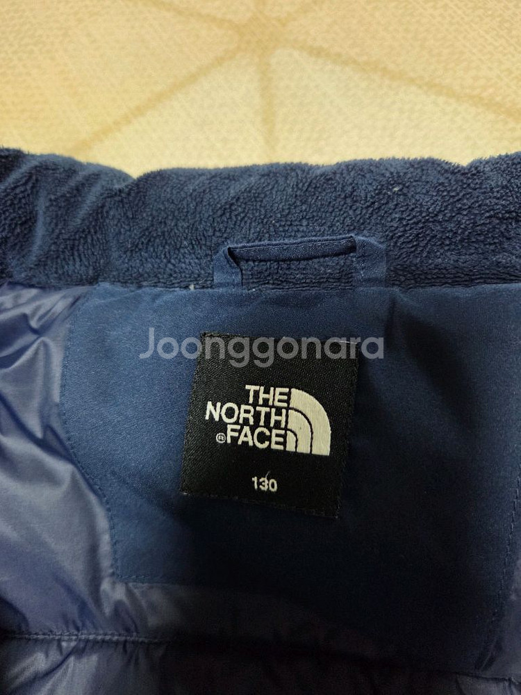 노스페이스 키즈 패딩 130 사이즈 팝니다--0