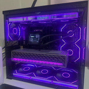 983D,9070XT 본체 팔아요