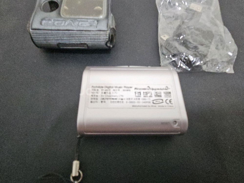 아이리버 256메가 mp3 팝니다.--3