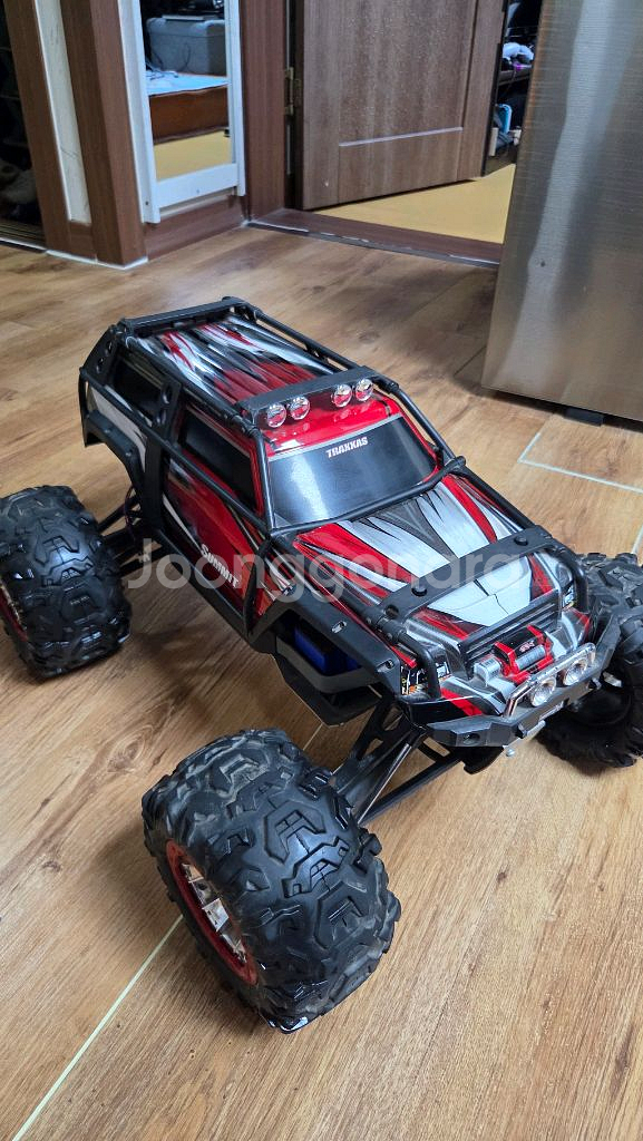 트랙사스 서밋1/8 RC카 충전기포함--4